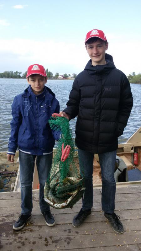 На "Московской" началась очередная рыболовная неделя.